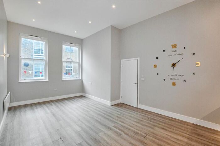 2 Bedroom Flat To Rent In High Street, Gravesend, DA11