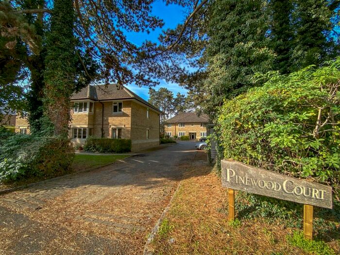 2 Bedroom Apartment To Rent In Burford Road, Carterton, Oxfordshire, OX18