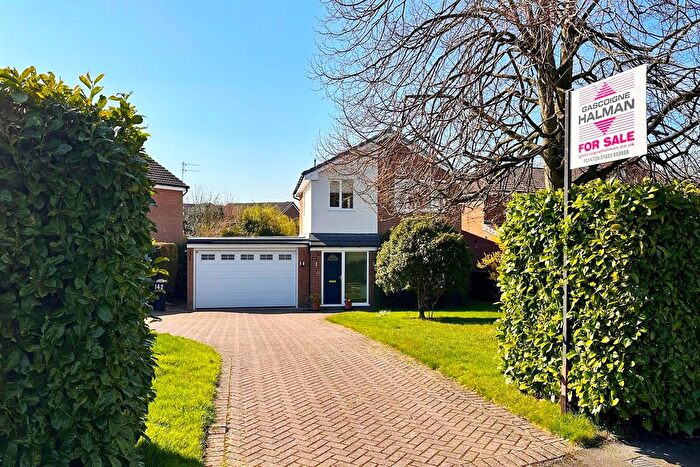 4 Bedroom Detached House For Sale In Dickens Lane, Poynton, SK12