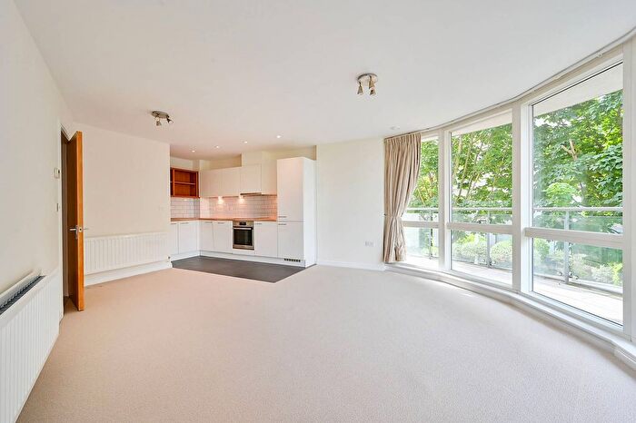 2 Bedroom Flat For Sale In Clayponds Lane, Brentford, TW8