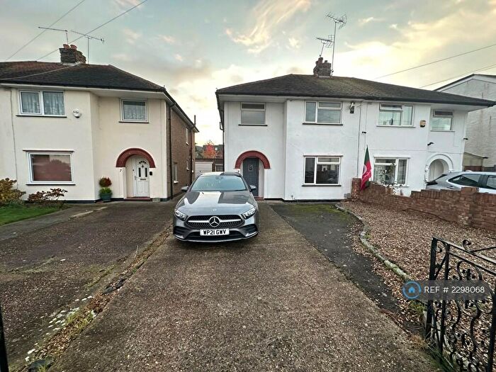 3 Bedroom Semi-Detached House To Rent In Bowyer Drive, Cippenham, SL1