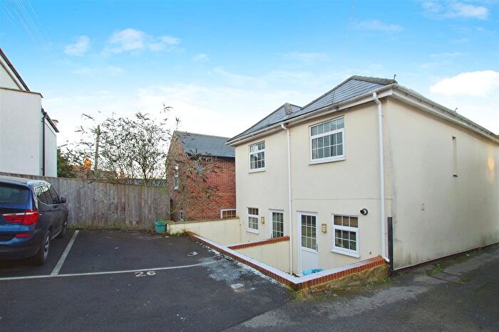 2 Bedroom Semi-Detached House For Sale In Eastcott Hill, Town Centre, SN1
