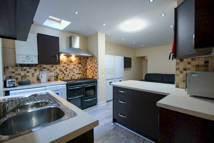 6 Bedroom Terraced House To Rent In Dawlish Road, Selly Oak - Bath Student Property, B29