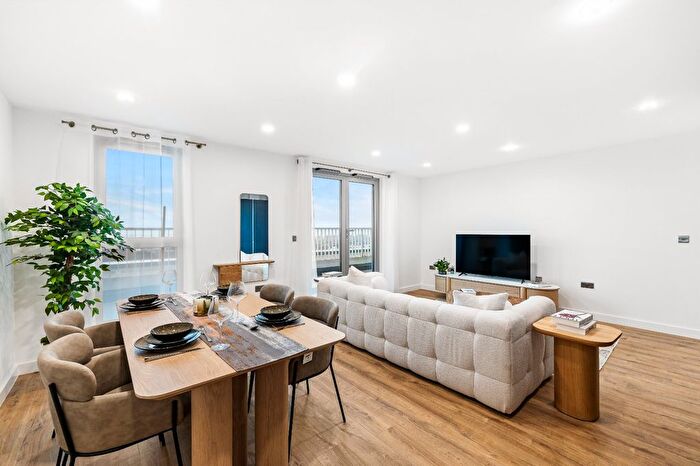 2 Bedroom Flat For Sale In Davigdor Road, Hove, BN3