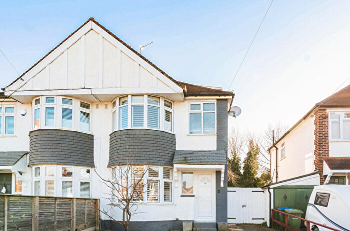 3 Bedroom Semi Detached House For Sale In Mayday Gardens, London, SE3