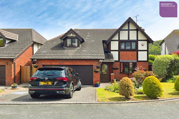 4 Bedroom Detached House For Sale In Vicarage Close, LL30