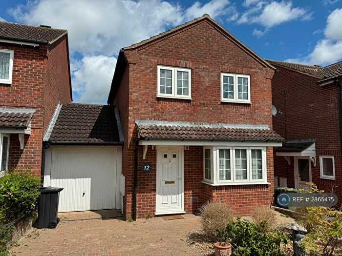 4 Bedroom Detached House To Rent In Anglesey Court, Milton Keynes, MK8