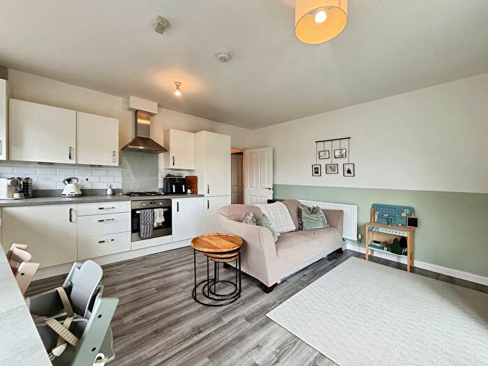 2 Bedroom Flat For Sale In Edrich Grange, Crowthorne, Berkshire, RG45