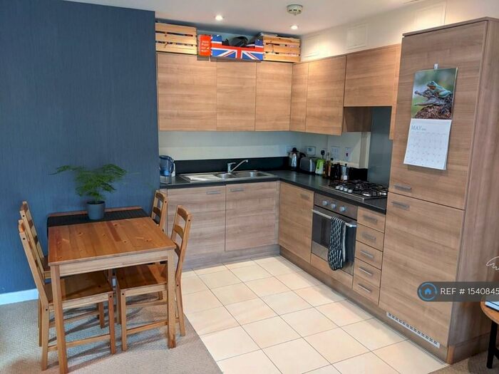 2 Bedroom Flat To Rent In Havergate Way, Reading, RG2