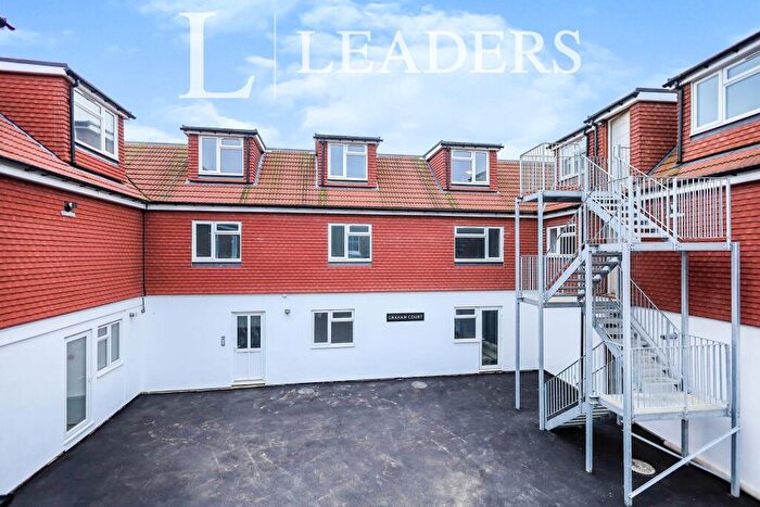 Flat To Rent In Commercial Road, BN21