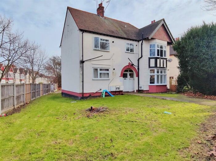 1 Bedroom Flat To Rent In Boston Avenue, Southend On Sea, SS2