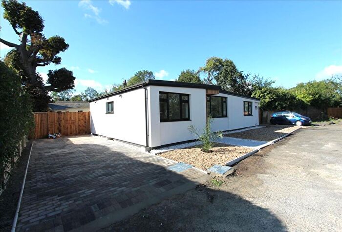 3 Bedroom Detached Bungalow To Rent In Sewardstone Road, London, E4