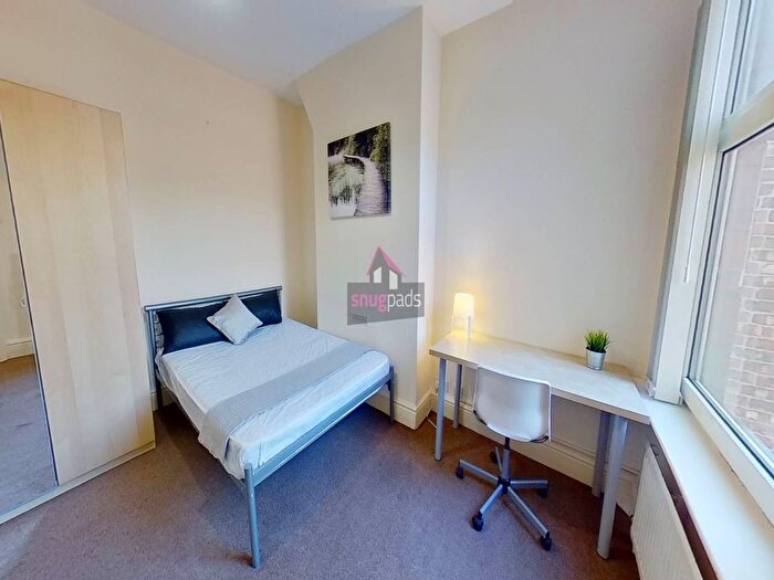 3 Bedroom Semi-Detached House To Rent In Fairfield Street, Salford, M6