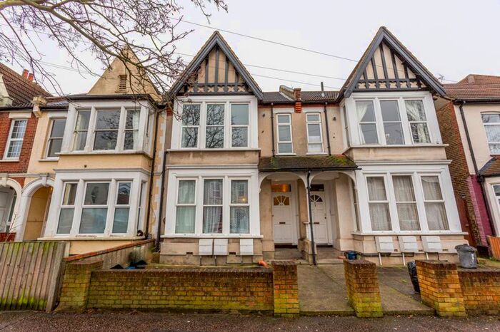 1 Bedroom Flat To Rent In Lancaster Gardens, Southend-On-Sea, SS1