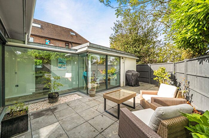 1 Bedroom Bungalow For Sale In Seldon Close, Winchester, Hampshire, SO22