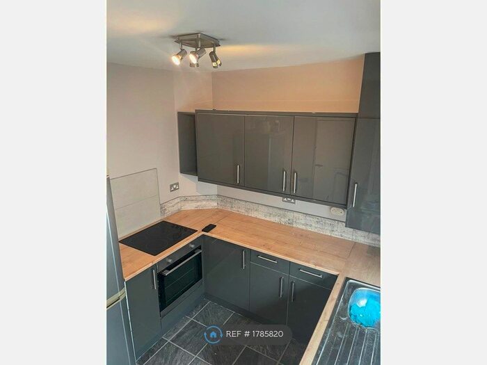 3 Bedroom Terraced House To Rent In Pontefract Road, Barnsley, S71