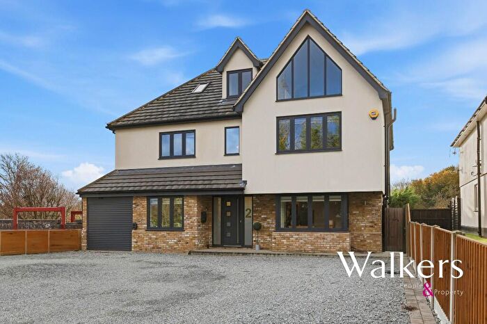 6 Bedroom Detached House For Sale In Noak Hill Close, Billericay, CM12