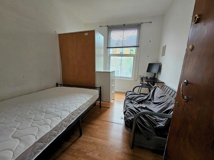 Studio To Rent In Bryantwood Road, N7