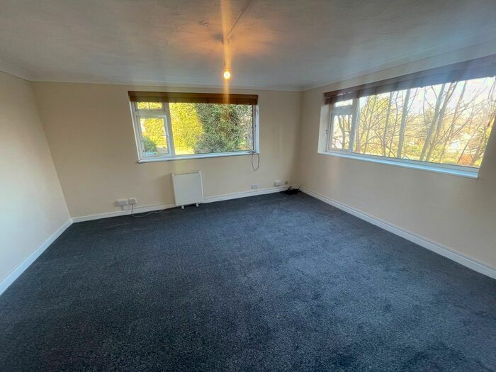 2 Bedroom Flat To Rent In Belstead Avenue, Ipswich, IP2