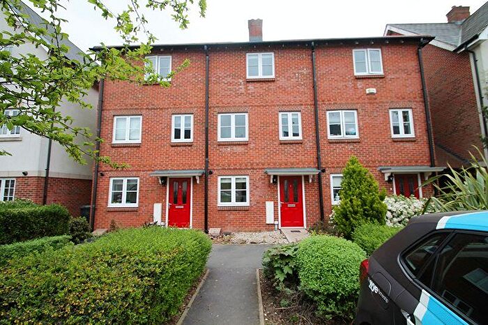 4 Bedroom Terraced House To Rent In Kingshill Drive, High Wycombe, HP13