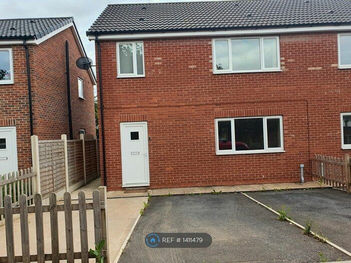 3 Bedroom Semi-Detached House To Rent In Braithwaite Close, Barnetby, DN38