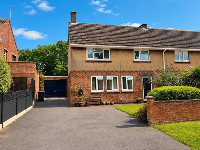 3 Bedroom End Of Terrace House For Sale In Farmclose Road, Wootton Village, Northampton, NN4