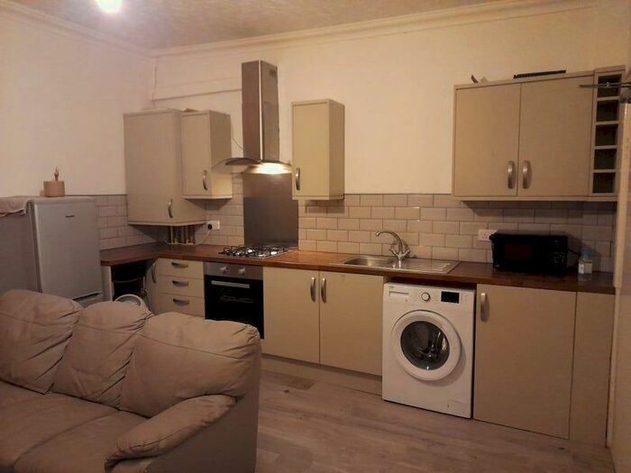 1 Bedroom Flat To Rent In Fenella St, Manchester, M13