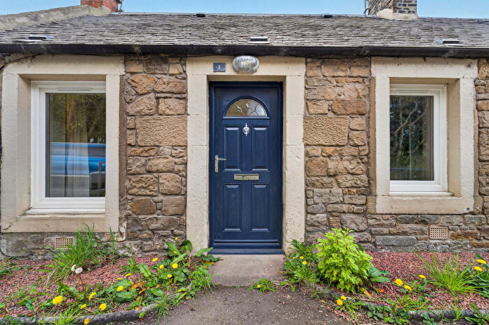 3 Bedroom Cottage For Sale In Hatton Mains Cottages, Edinburgh, EH27