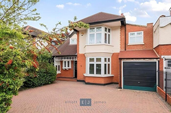 5 Bedroom Terraced House To Rent In Bressey Grove, London, E18