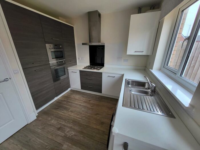 2 Bedroom House To Rent In Honey Pens Crescent, Bristol, BS16