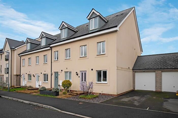 3 Bedroom End Of Terrace House For Sale In Greenfield Road, Keynsham, BS31