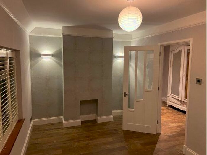 2 Bedroom Flat To Rent In High Street, Otford, Kent, TN14