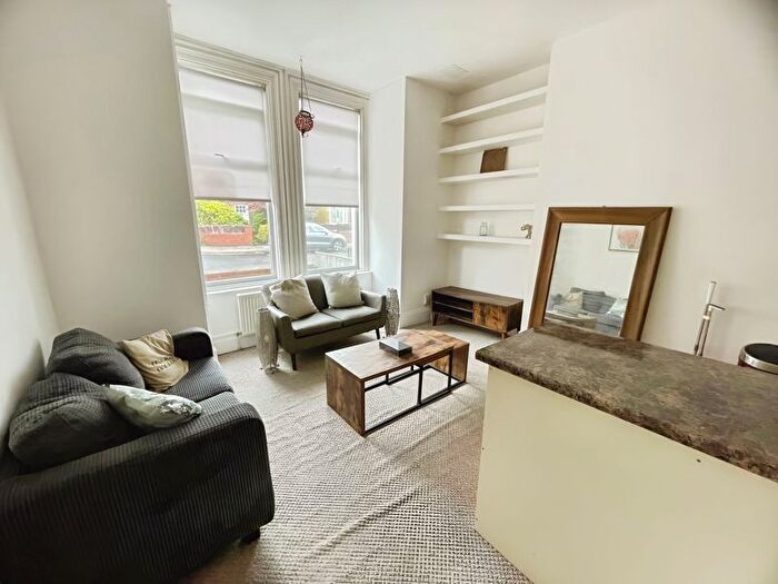 2 Bedroom Flat To Rent In Grosvenor Road, Newcastle Upon Tyne, NE2