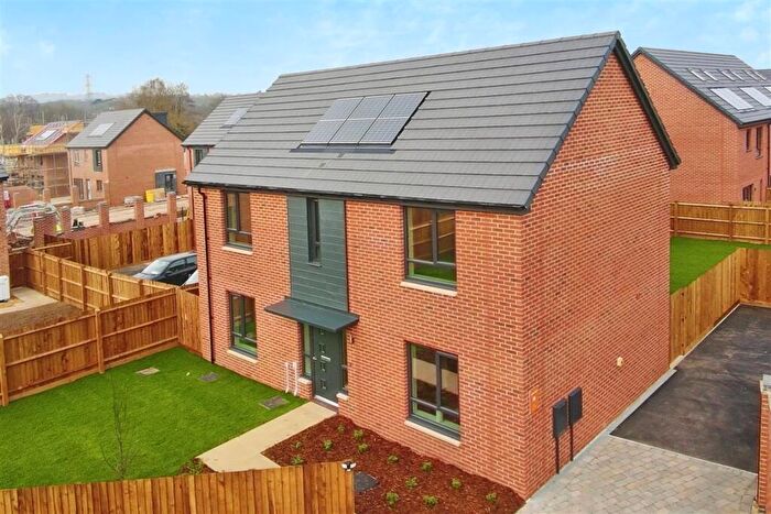 4 Bedroom Detached House For Sale In Maple Fields, Llanrumney, Cardiff, CF3