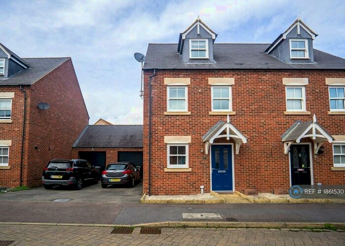 3 Bedroom Semi-Detached House To Rent In Fieldfare View, Wixams, Bedford, MK42