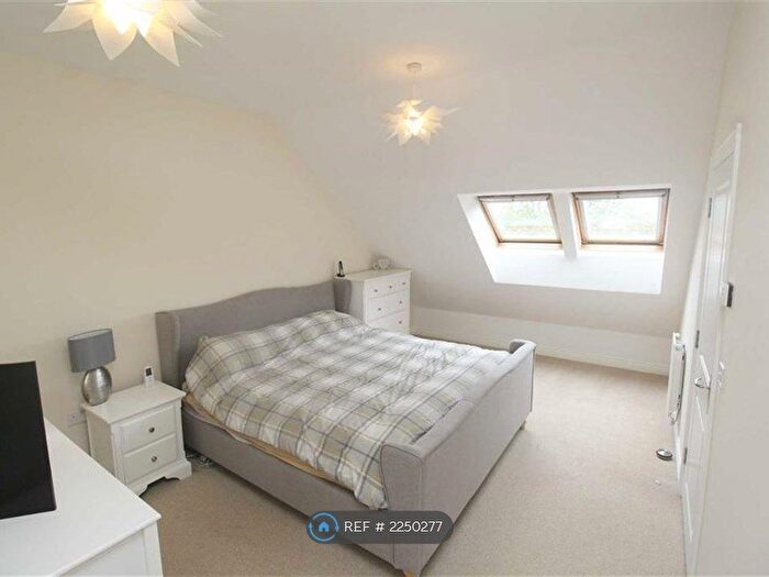 4 Bedroom Semi-Detached House To Rent In Hayton Way, Tattenhoe Park, Milton Keynes, MK4