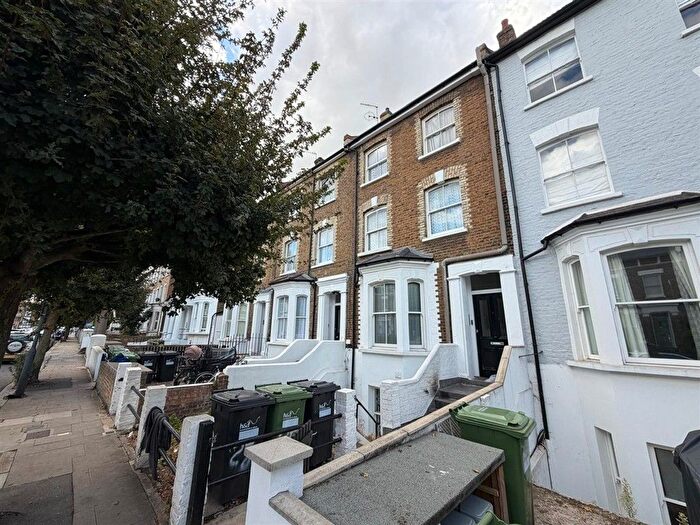1 Bedroom Flat For Sale In Coningham Road, Shepherds Bush, W12