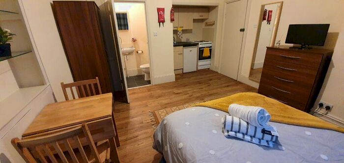 1 Bedroom Property To Rent In James Avenue, Brent, NW2