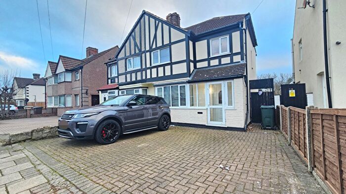 3 Bedroom Property To Rent In Park Road, Dartford, DA1