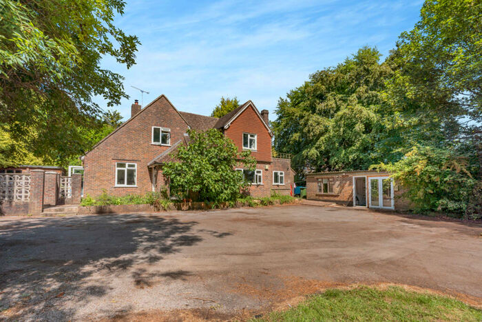 3 Bedroom House For Sale In Barnham Road, Eastergate, Chichester, West Sussex, PO20