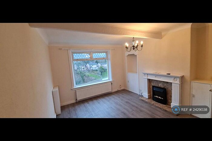 2 Bedroom Flat To Rent In Rankin Street, Greenock, PA16