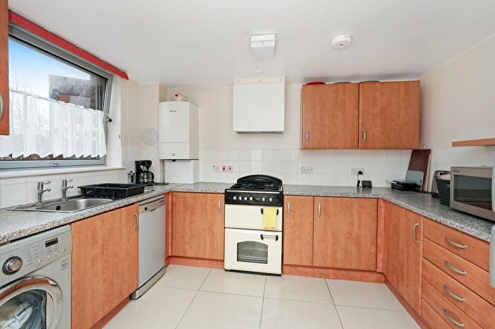 2 Bedroom Flat For Sale In / Harewood Road, Niddrie, Edinburgh, EH16