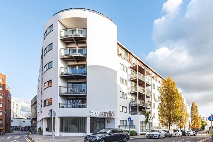 2 Bedroom Flat To Rent In The Bittoms, Kingston Upon Thames, Surrey, KT1