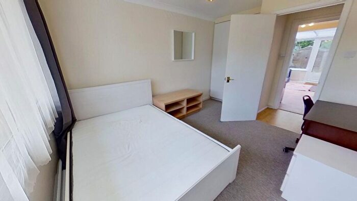 4 Bedroom Semi Detached House To Rent In Guildford Park Avenue, Guildford, Surrey, GU2