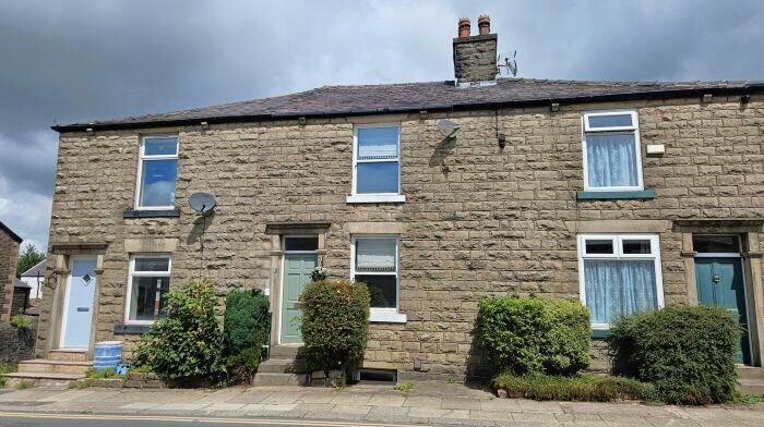 3 Bedroom Cottage For Sale In Church Street, Horwich, Bolton, BL6