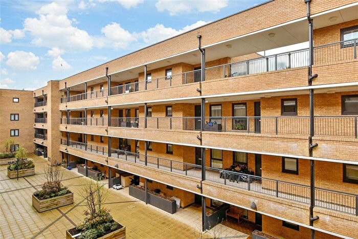 2 Bedroom Flat For Sale In London Road, Wallington, Surrey, SM6