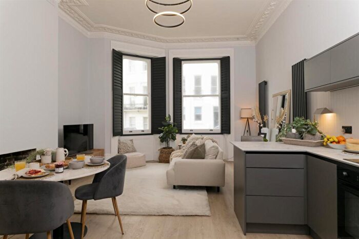 2 Bedroom Flat To Rent In Chesham Place, Brighton, BN2