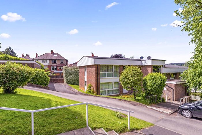 3 Bedroom Apartment For Sale In Sefton Drive, Ilkley, LS29