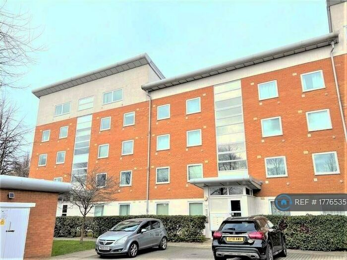 3 Bedroom Flat To Rent In Felixstowe Court, London, E16