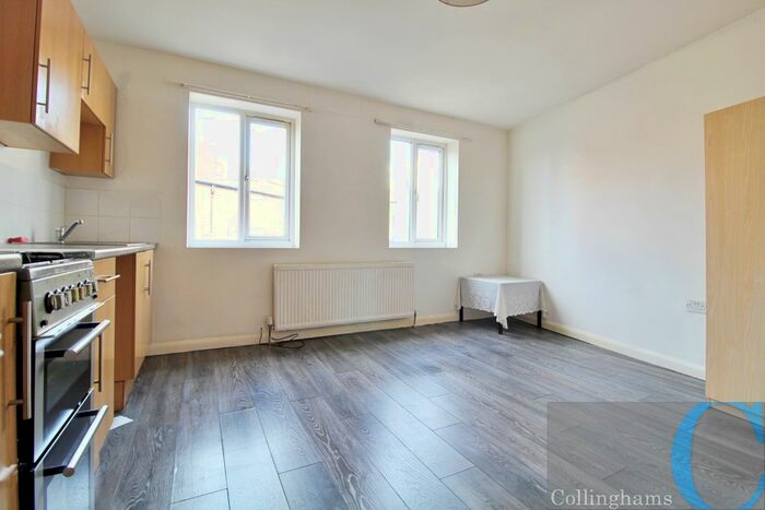 Studio To Rent In Stuart Road, Thornton Heath CR7